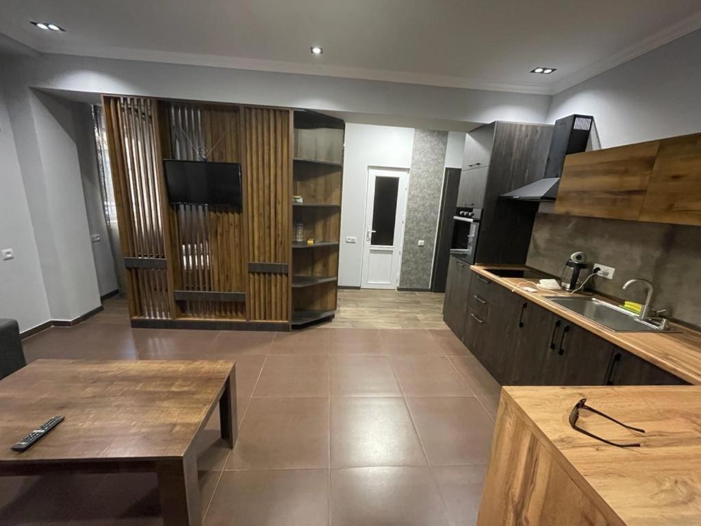One Central Apartment Yerevan Exterior photo